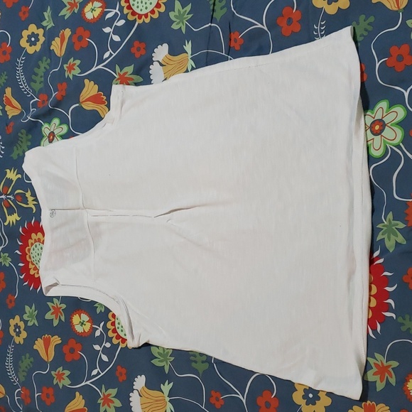 3/$15 Gaiam tank top - Picture 2 of 4